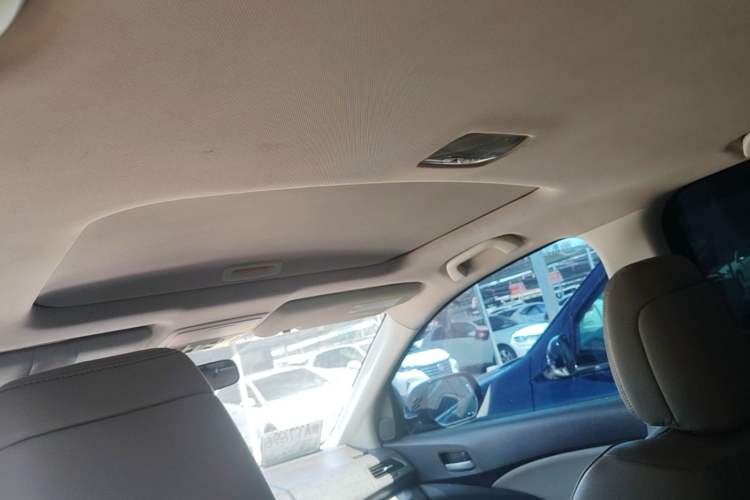 Used Honda CR-V 2012 2.4L four-wheel drive luxury version Headliner