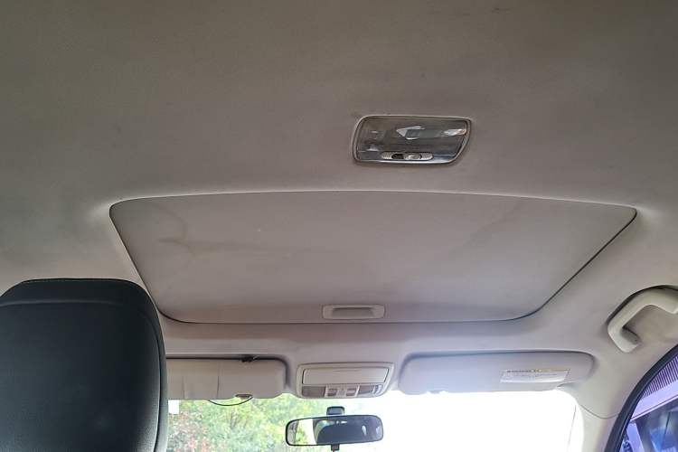 Used Honda CR-V 2012 2.4L four-wheel drive luxury version Headliner