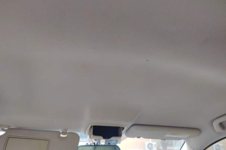 Used Honda CR-V 2012 2.0L two-wheel drive urban version Headliner