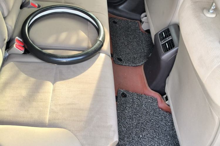 Used Honda CR-V 2012 2.0L two-wheel drive urban version Interior 1