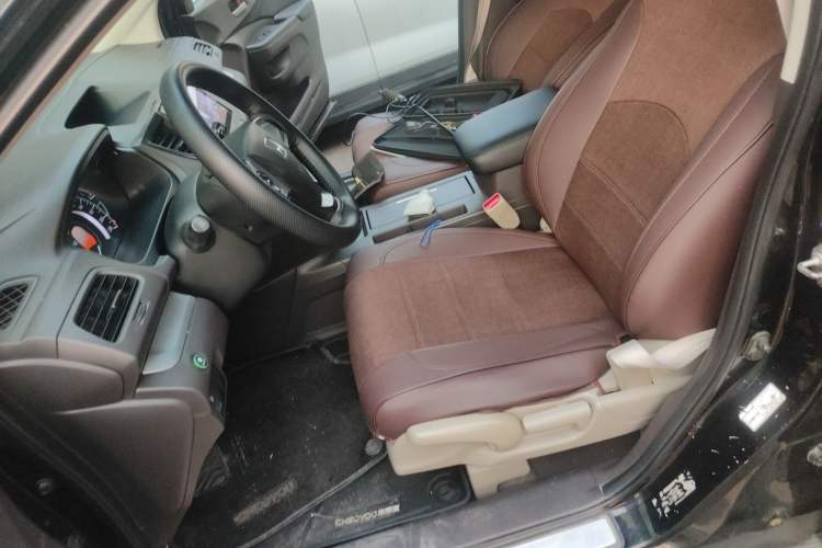 Used Honda CR-V 2012 2.0L two-wheel drive urban version Left Front Seat