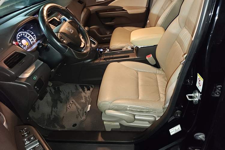 Used Honda CR-V 2012 2.0L two-wheel drive urban version Left Front Seat