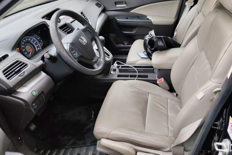 Used Honda CR-V 2012 2.0L two-wheel drive urban version Left Front Seat
