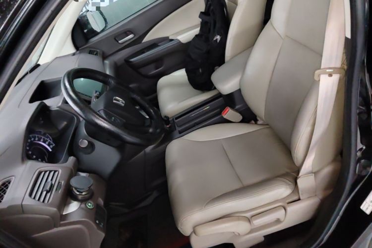 Used Honda CR-V 2012 2.0L two-wheel drive urban version Left Front Seat