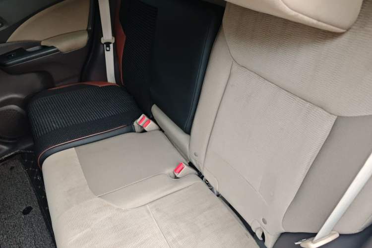 Used Honda CR-V 2012 2.0L two-wheel drive urban version Left Rear Seat