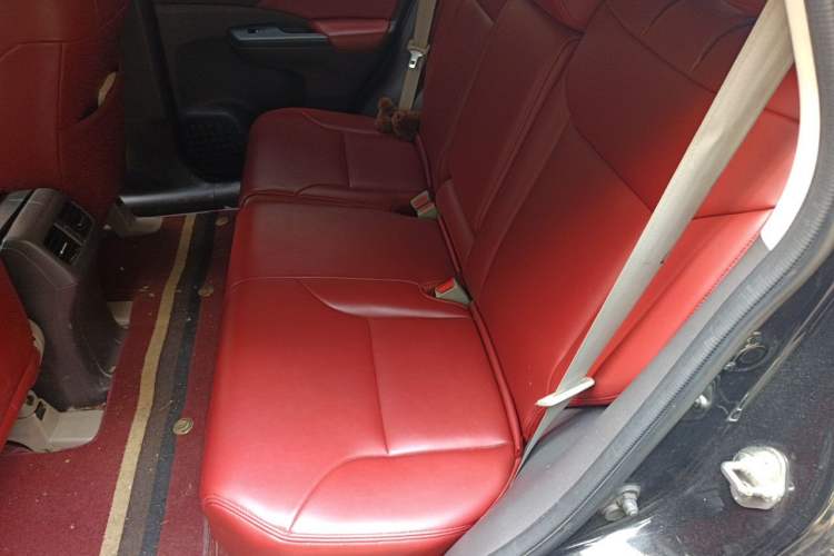 Used Honda CR-V 2012 2.0L two-wheel drive urban version Left Rear Seat