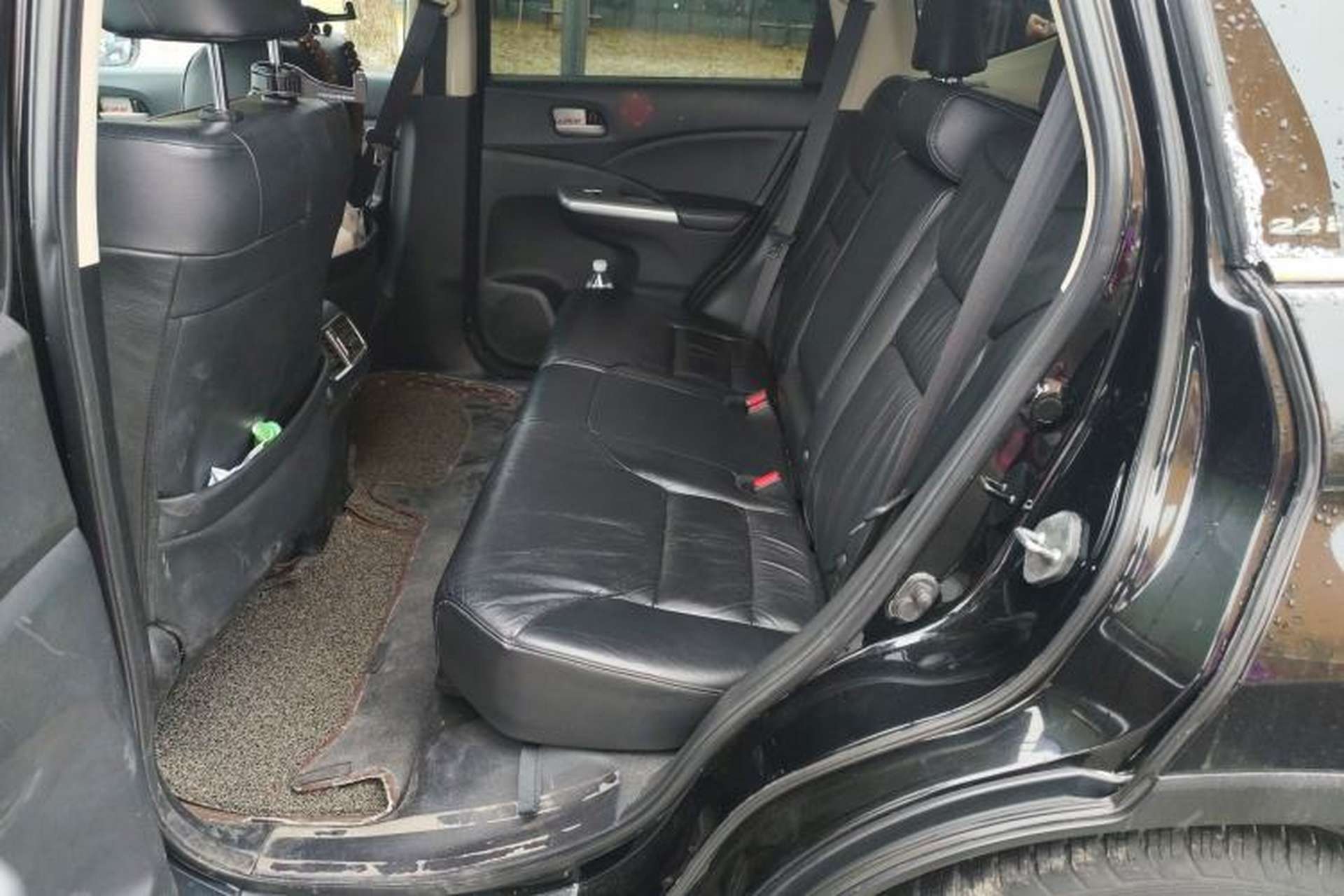Used Honda CR-V 2012 2.4L four-wheel drive luxury version Left Rear Seat
