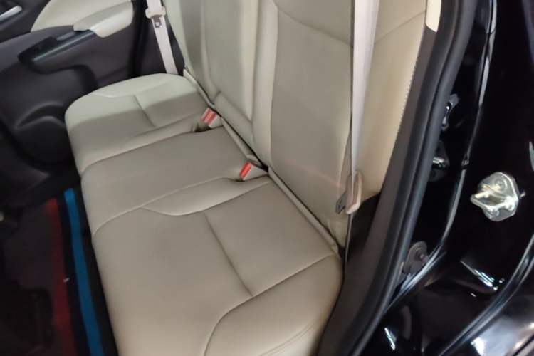 Used Honda CR-V 2012 2.0L two-wheel drive urban version Left Rear Seat