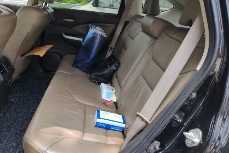 Used Honda CR-V 2012 2.4L four-wheel drive luxury version Left Rear Seat