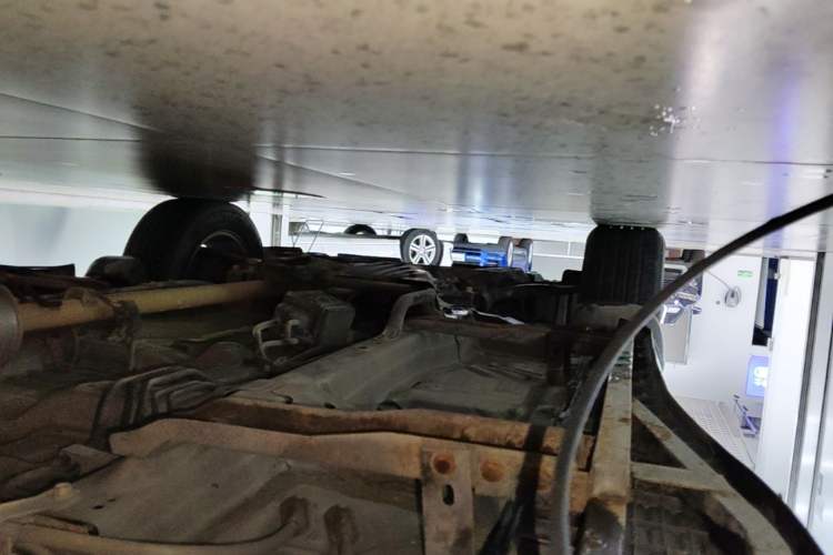 Used Honda CR-V 2012 2.0L two-wheel drive urban version Left Side Sill