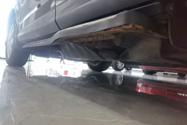 Used Honda CR-V 2012 2.0L two-wheel drive urban version Left Side Sill