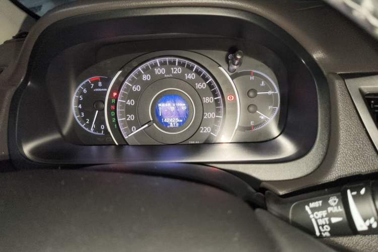 Used Honda CR-V 2012 2.4L four-wheel drive luxury version Odometer Close Up