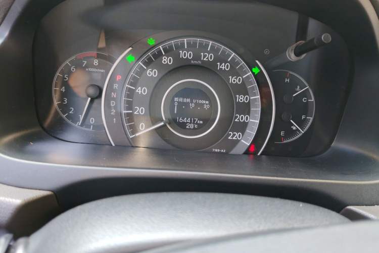 Used Honda CR-V 2012 2.0L two-wheel drive urban version Odometer Close Up