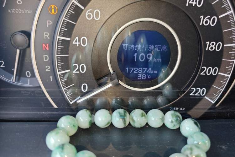 Used Honda CR-V 2012 2.0L two-wheel drive urban version Odometer Close Up