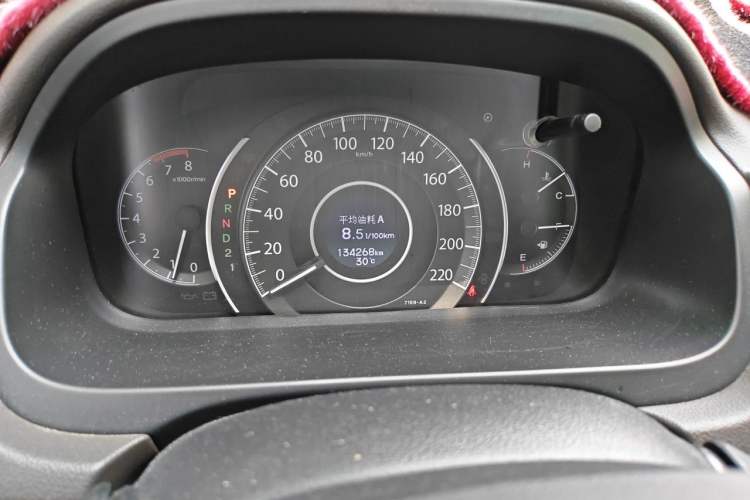 Used Honda CR-V 2012 2.0L two-wheel drive urban version Odometer Close Up