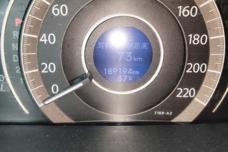 Used Honda CR-V 2012 2.4L four-wheel drive luxury version Odometer Close Up