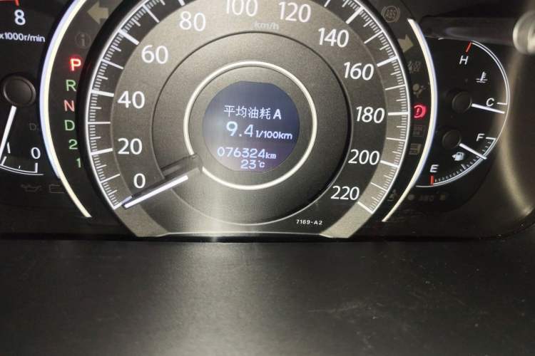 Used Honda CR-V 2012 2.4L four-wheel drive luxury version Odometer Close Up