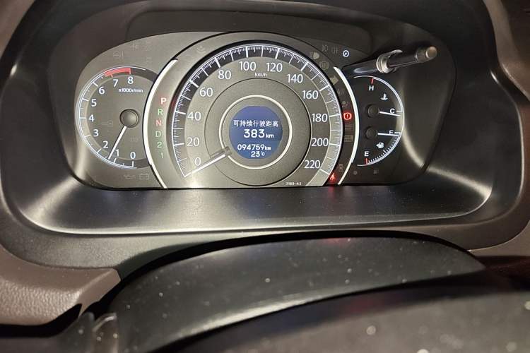 Used Honda CR-V 2012 2.0L two-wheel drive urban version Odometer Close Up