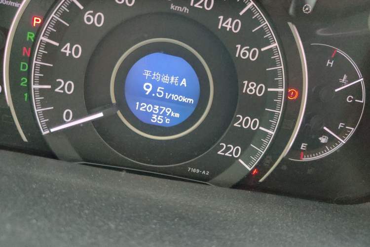 Used Honda CR-V 2012 2.0L two-wheel drive urban version Odometer Close Up
