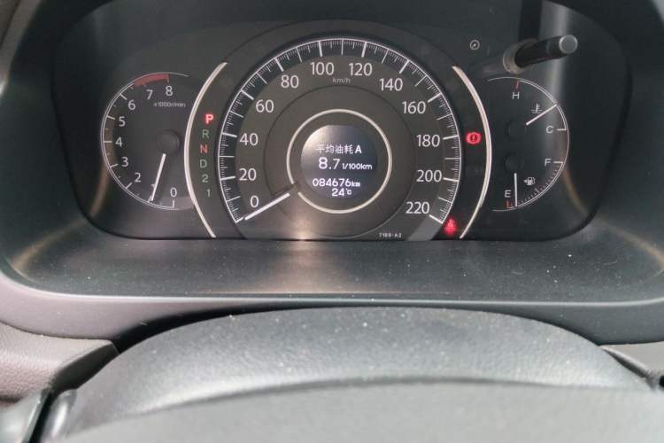 Used Honda CR-V 2012 2.0L two-wheel drive urban version Odometer Close Up