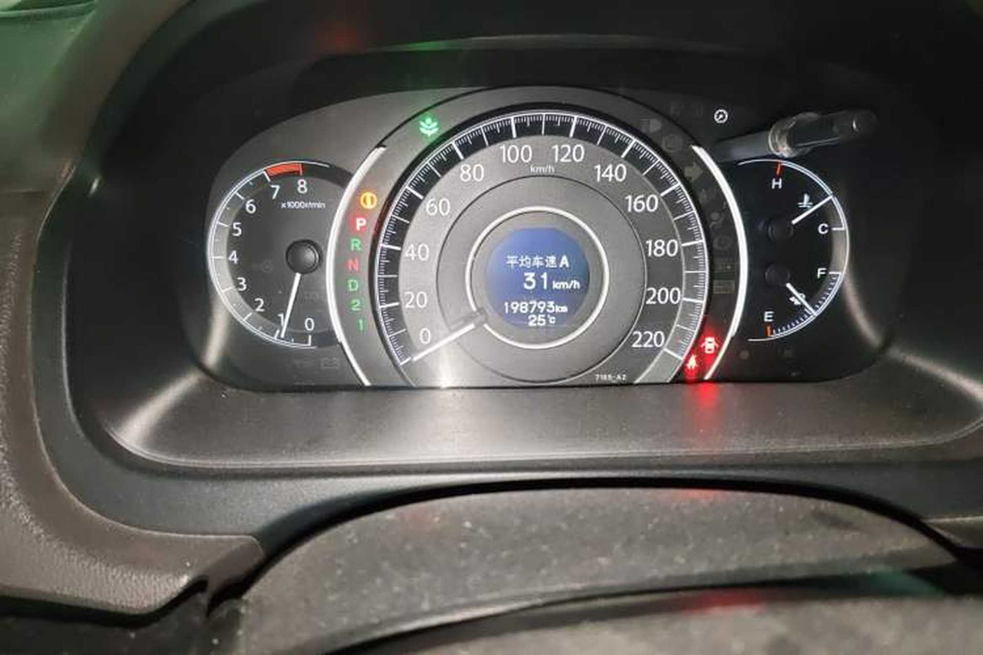 Used Honda CR-V 2012 2.4L four-wheel drive luxury version Odometer Close Up