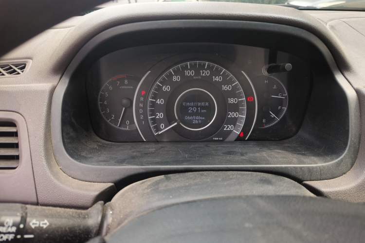 Used Honda CR-V 2012 2.0L two-wheel drive urban version Odometer Close Up