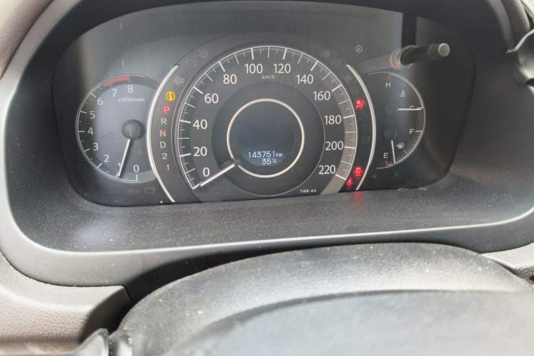 Used Honda CR-V 2012 2.0L two-wheel drive urban version Odometer Close Up