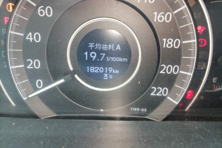 Used Honda CR-V 2012 2.4L four-wheel drive luxury version Odometer Close Up
