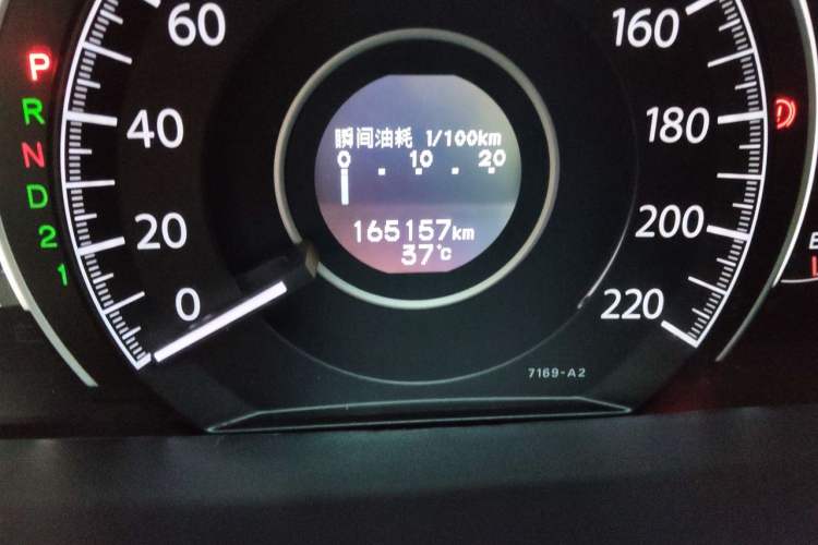 Used Honda CR-V 2012 2.0L two-wheel drive urban version Odometer Close Up