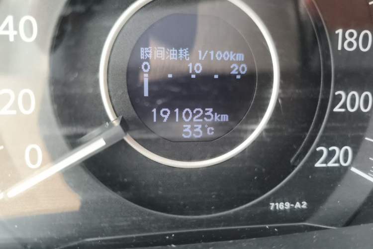 Used Honda CR-V 2012 2.4L four-wheel drive luxury version Odometer Close Up
