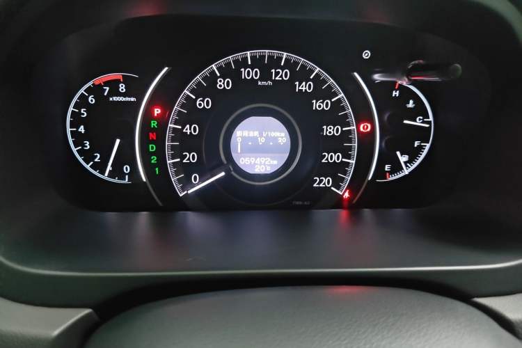Used Honda CR-V 2012 2.0L two-wheel drive urban version Odometer Close Up