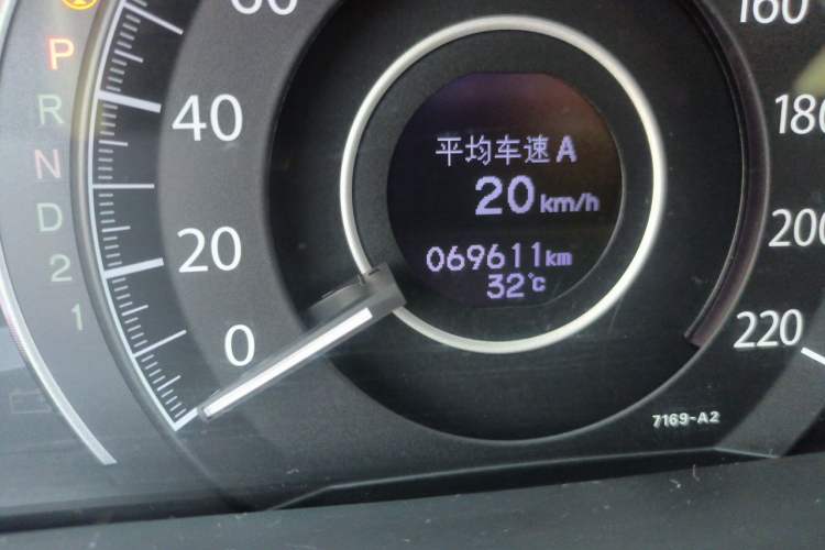 Used Honda CR-V 2012 2.4L four-wheel drive luxury version Odometer Close Up