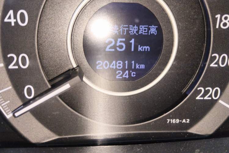 Used Honda CR-V 2012 2.0L two-wheel drive urban version Odometer Close Up