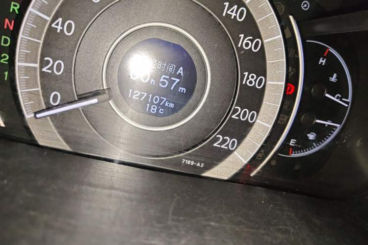 Used Honda CR-V 2012 2.4L four-wheel drive luxury version Odometer Close Up