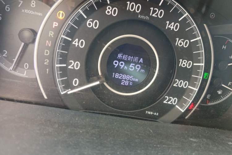 Used Honda CR-V 2012 2.4L four-wheel drive luxury version Odometer Close Up