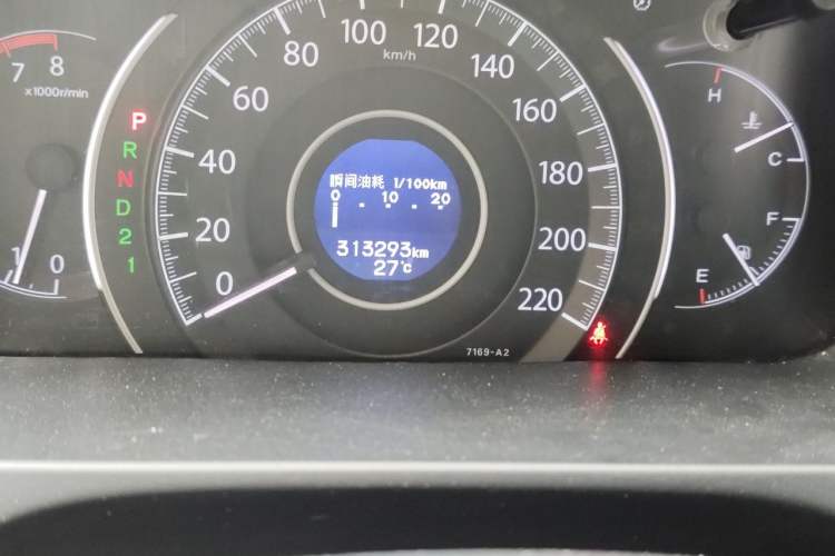 Used Honda CR-V 2012 2.0L two-wheel drive urban version Odometer Close Up