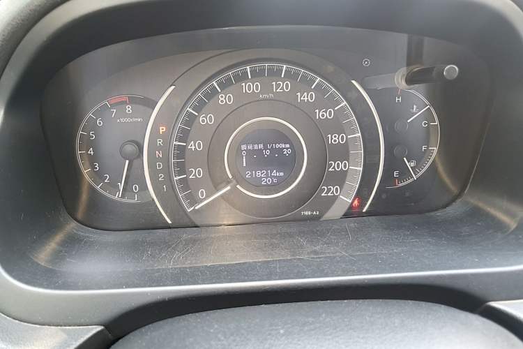 Used Honda CR-V 2012 2.4L four-wheel drive luxury version Odometer Close Up