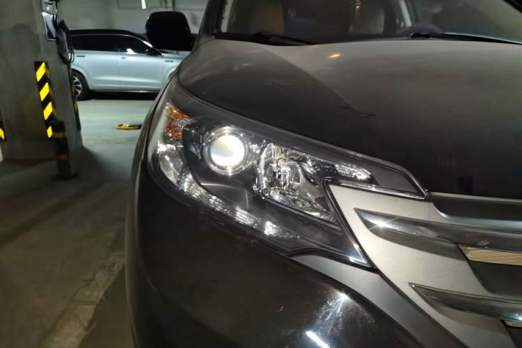 Used Honda CR-V 2012 2.0L Four-wheel Drive Classic Edition Right Front Headlight