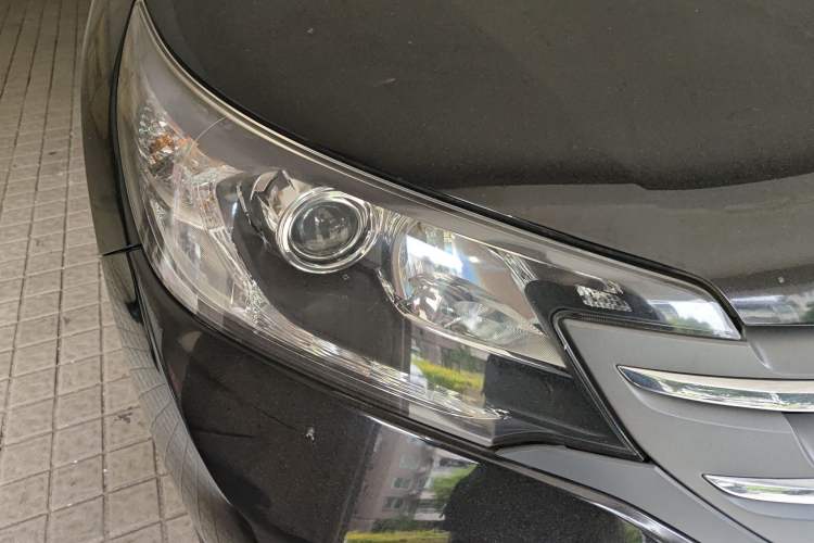 Used Honda CR-V 2012 2.4L four-wheel drive luxury version Right Front Headlight
