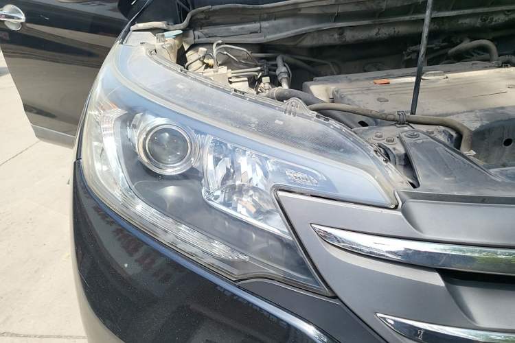 Used Honda CR-V 2012 2.4L four-wheel drive luxury version Right Front Headlight