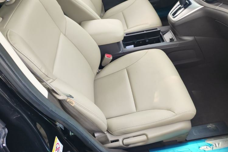 Used Honda CR-V 2012 2.0L two-wheel drive urban version Right Front Seat