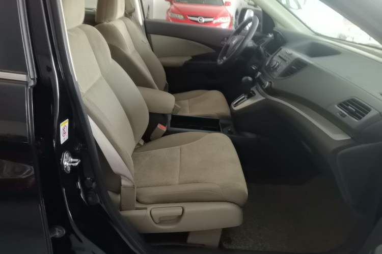 Used Honda CR-V 2012 2.0L two-wheel drive urban version Right Front Seat