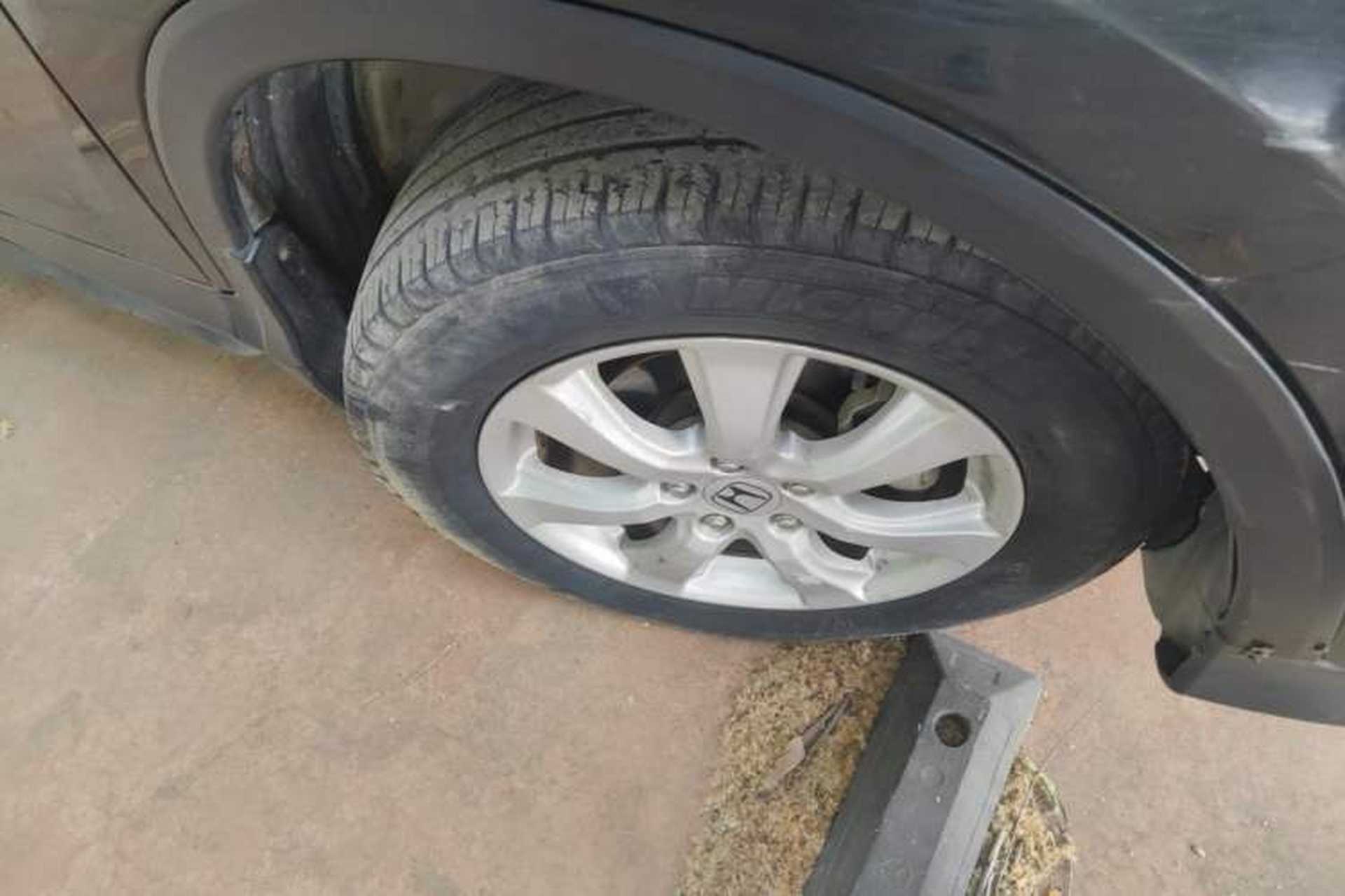 Used Honda CR-V 2012 2.0L two-wheel drive urban version Right Front Wheel Hub