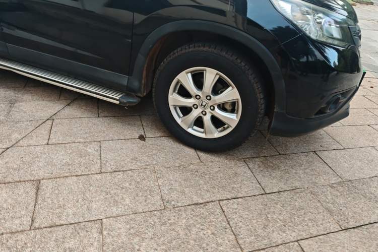 Used Honda CR-V 2012 2.0L two-wheel drive urban version Right Front Wheel Hub