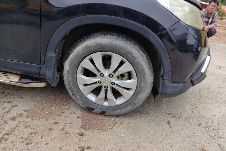 Used Honda CR-V 2012 2.4L four-wheel drive luxury version Right Front Wheel Hub