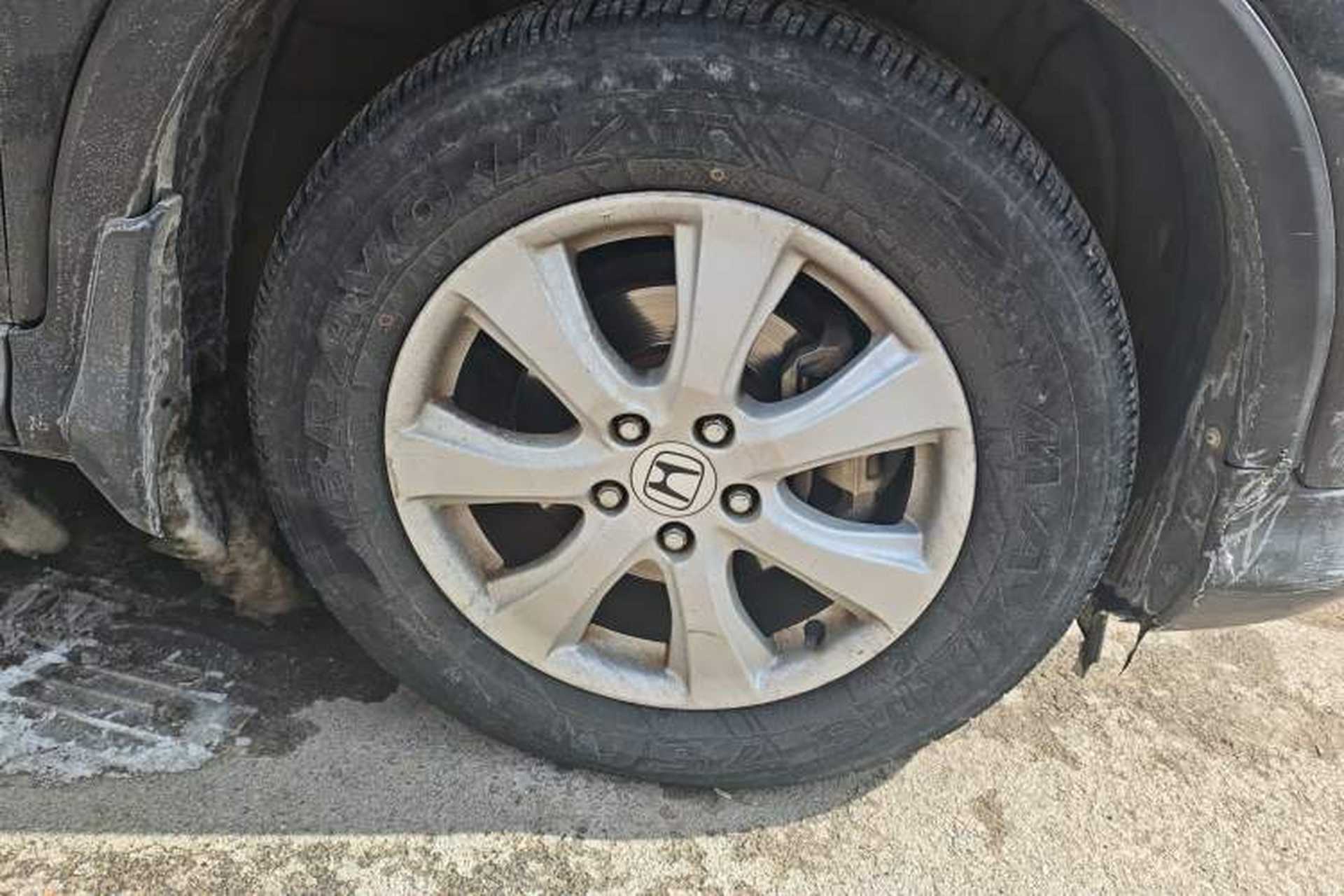 Used Honda CR-V 2012 2.0L two-wheel drive urban version Right Front Wheel Hub