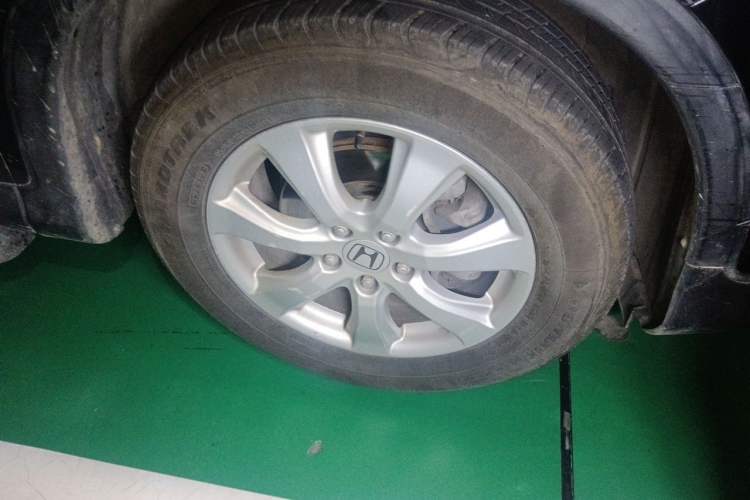 Used Honda CR-V 2012 2.0L two-wheel drive urban version Right Front Wheel Hub