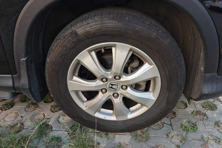 Used Honda CR-V 2012 2.0L two-wheel drive urban version Right Front Wheel Hub
