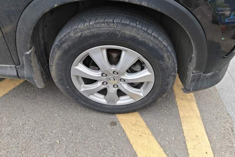 Used Honda CR-V 2012 2.0L two-wheel drive urban version Right Front Wheel Hub