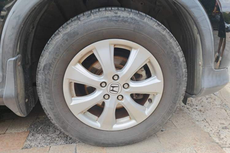 Used Honda CR-V 2012 2.0L two-wheel drive urban version Right Front Wheel Hub